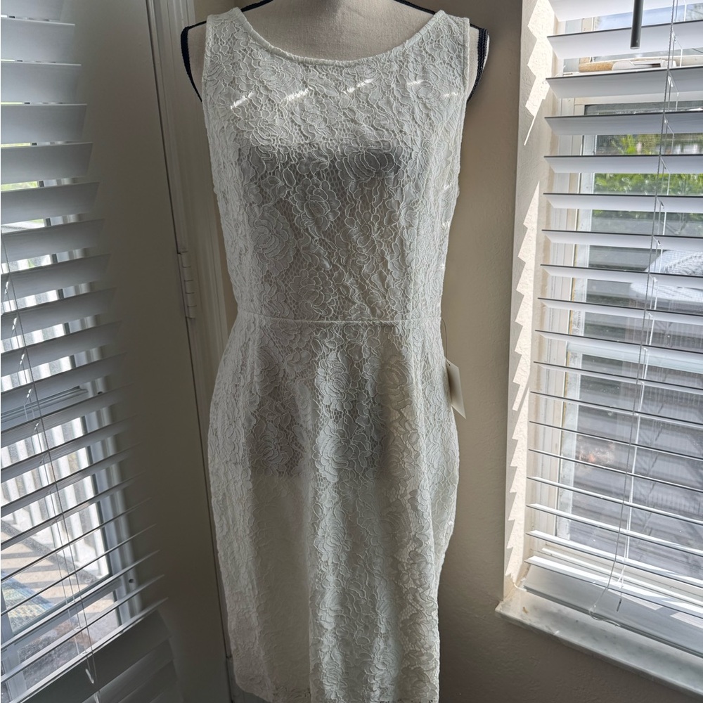 NWT Lulu’s White Lace Dress With Pearl Drape Back